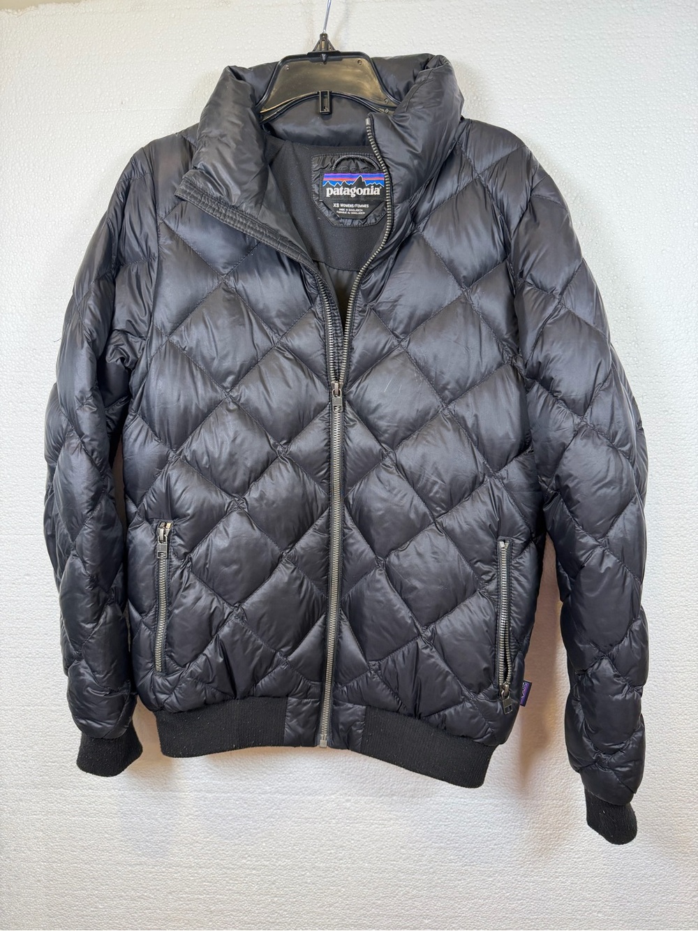 Patagonia Men’s Black Diamond-Quilt Puffer Jacket Down Bomber